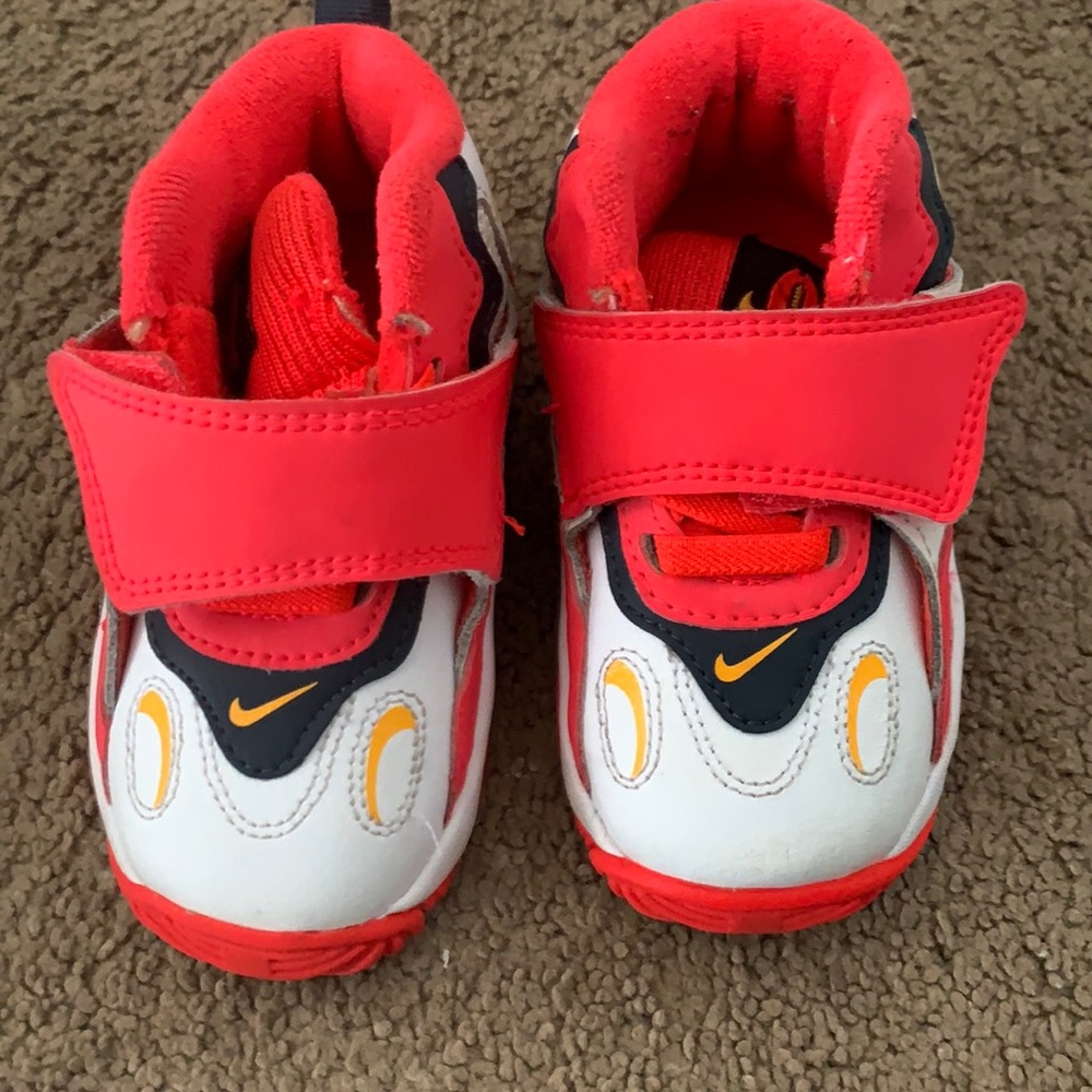 Toddler nike shoes